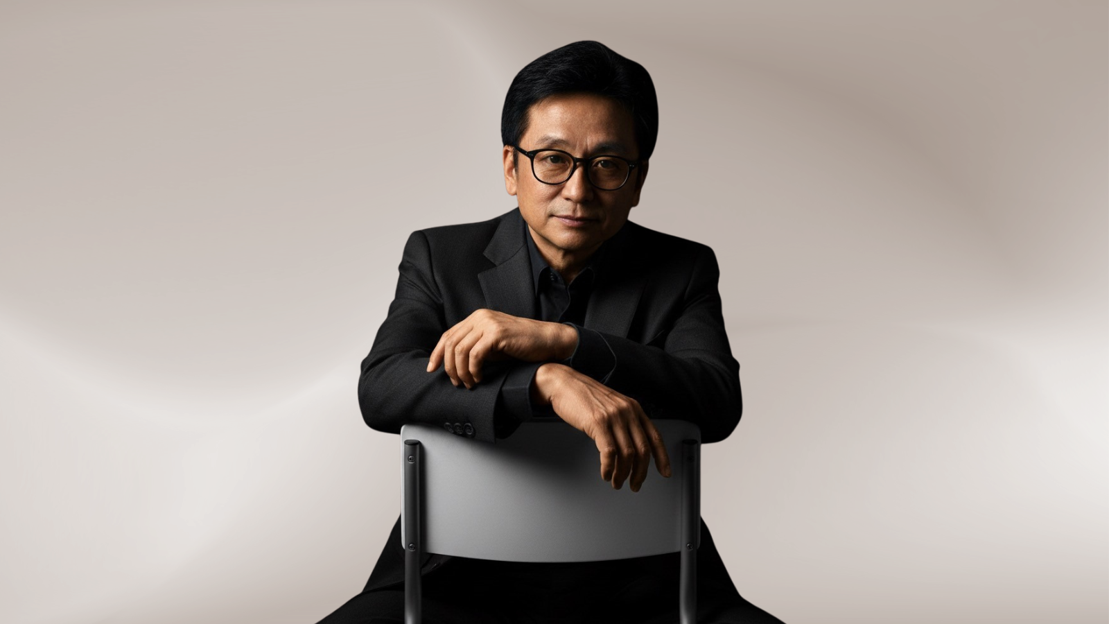 抱著玩偶長大的Punch，如何從猴山邊緣走進全世界的目光？